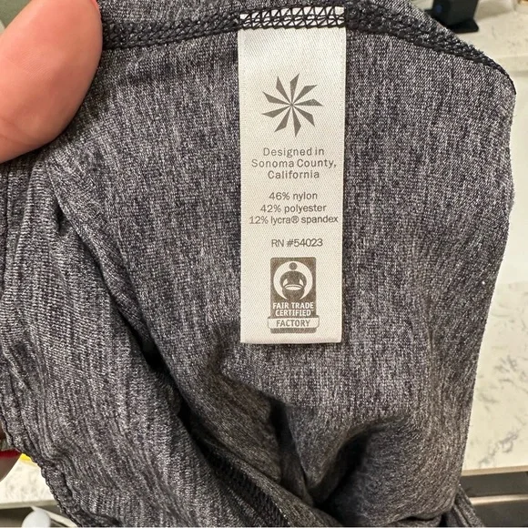 Athleta Gray Leggings with Wide Waistband and Stretch Fabric Size L - Picture 5 of 7